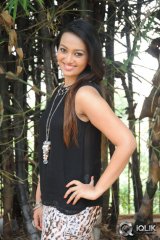 Ester Noronha at Jalsa Rayudu Movie Opening